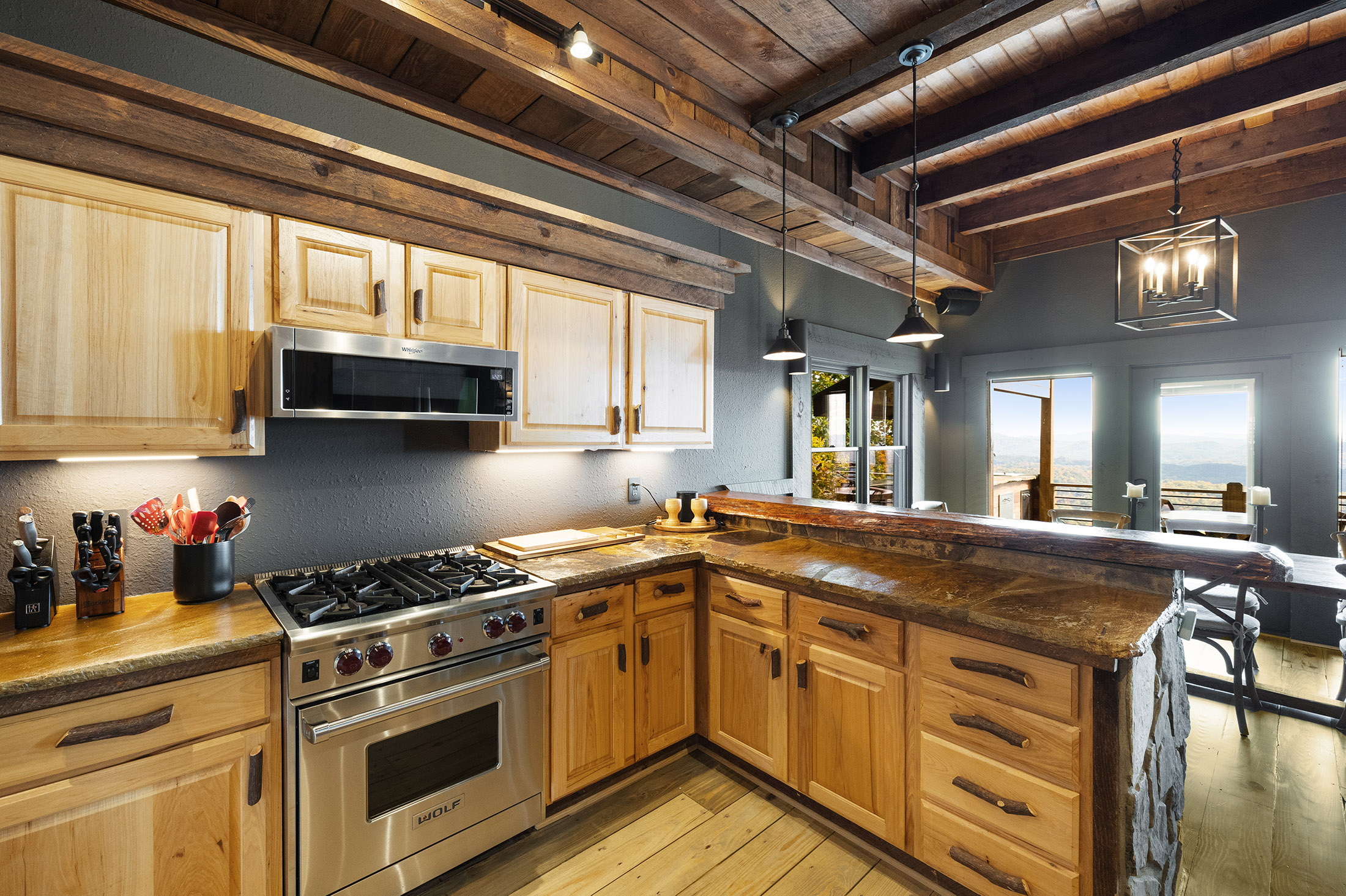  Mineral Bluff Retreat Offers Resort-caliber Outdoor Living and Sweeping Views - 物件實景