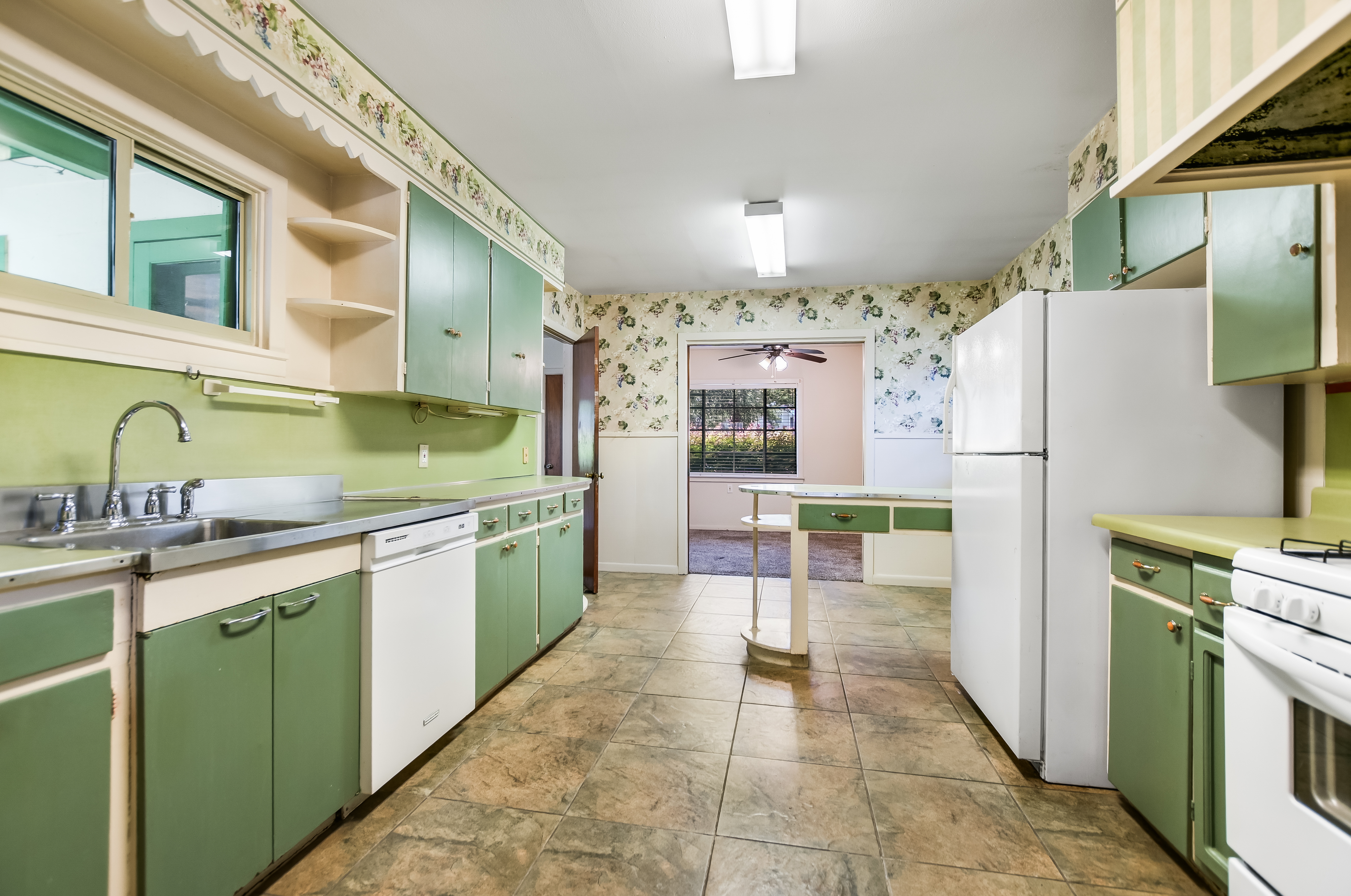  JUST LISTED in Tarrytown - 物件實景