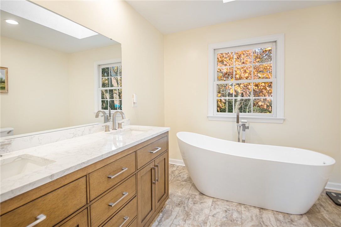 Franklin Park, Pennsylvania, 15090, United States, 4 Bedrooms Bedrooms, ,3 BathroomsBathrooms,Residential,For Sale,1987984