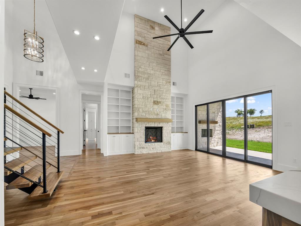 Weatherford, Texas, 76087, United States, 4 Bedrooms Bedrooms, ,4 BathroomsBathrooms,Residential,For Sale,1981455