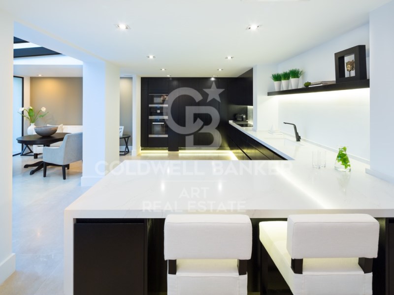 Marbella, Andalusia, ES, 5 Bedrooms Bedrooms, ,5 BathroomsBathrooms,Residential,For Sale,1901143