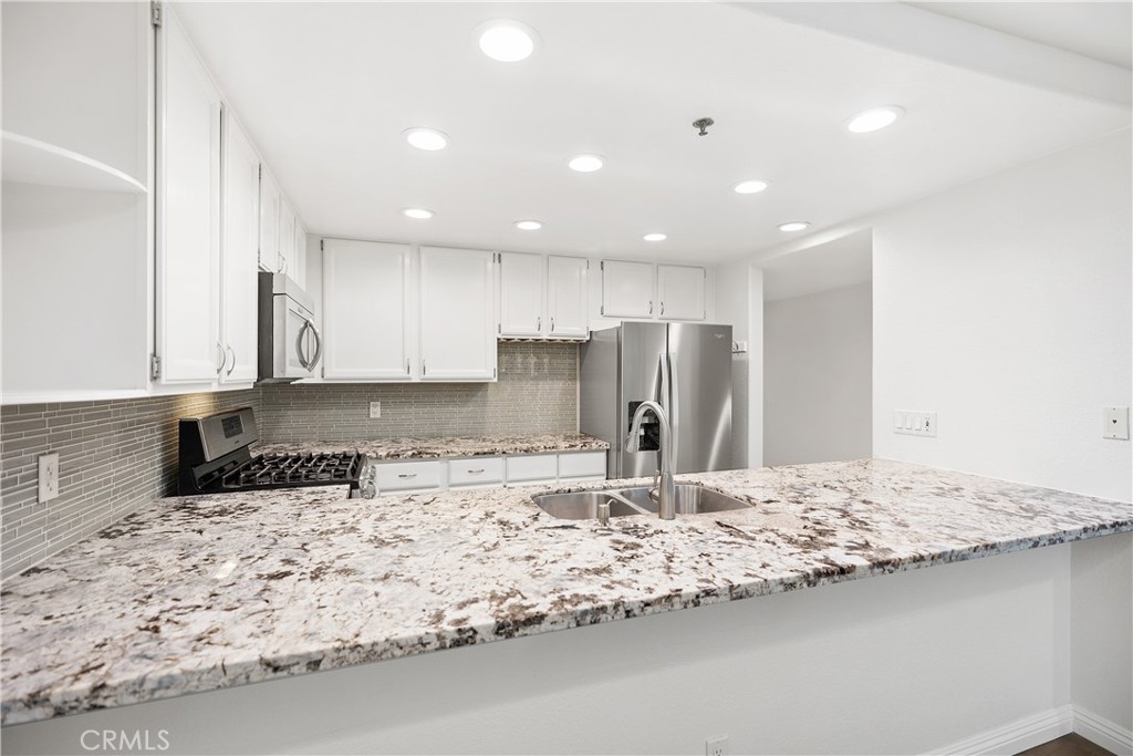 San Clemente, California, 92672, United States, 2 Bedrooms Bedrooms, ,3 BathroomsBathrooms,Residential,For Sale,1989369