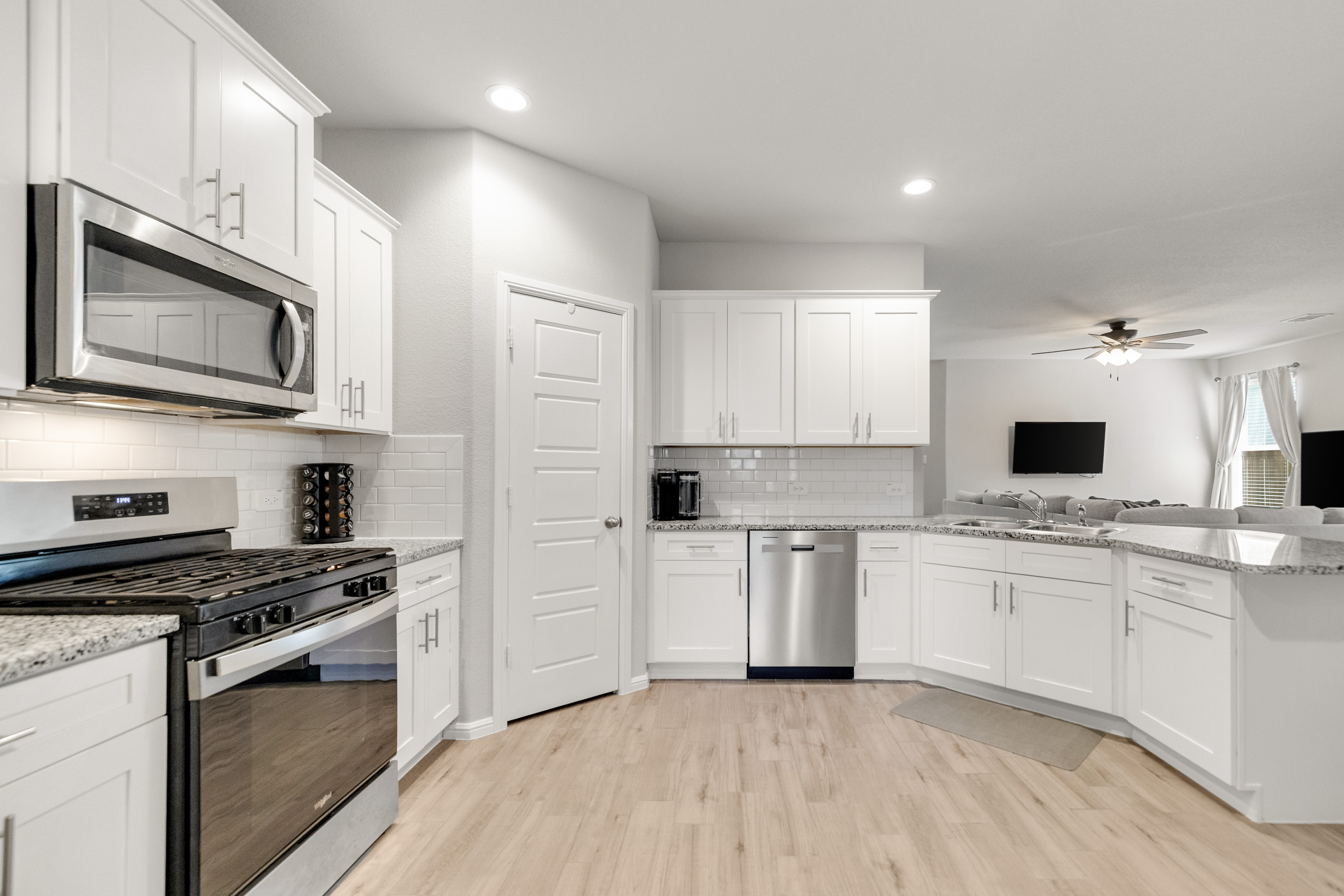  Low-Maintenance Fort Worth Home in Gated Overlook Community - 物件實景
