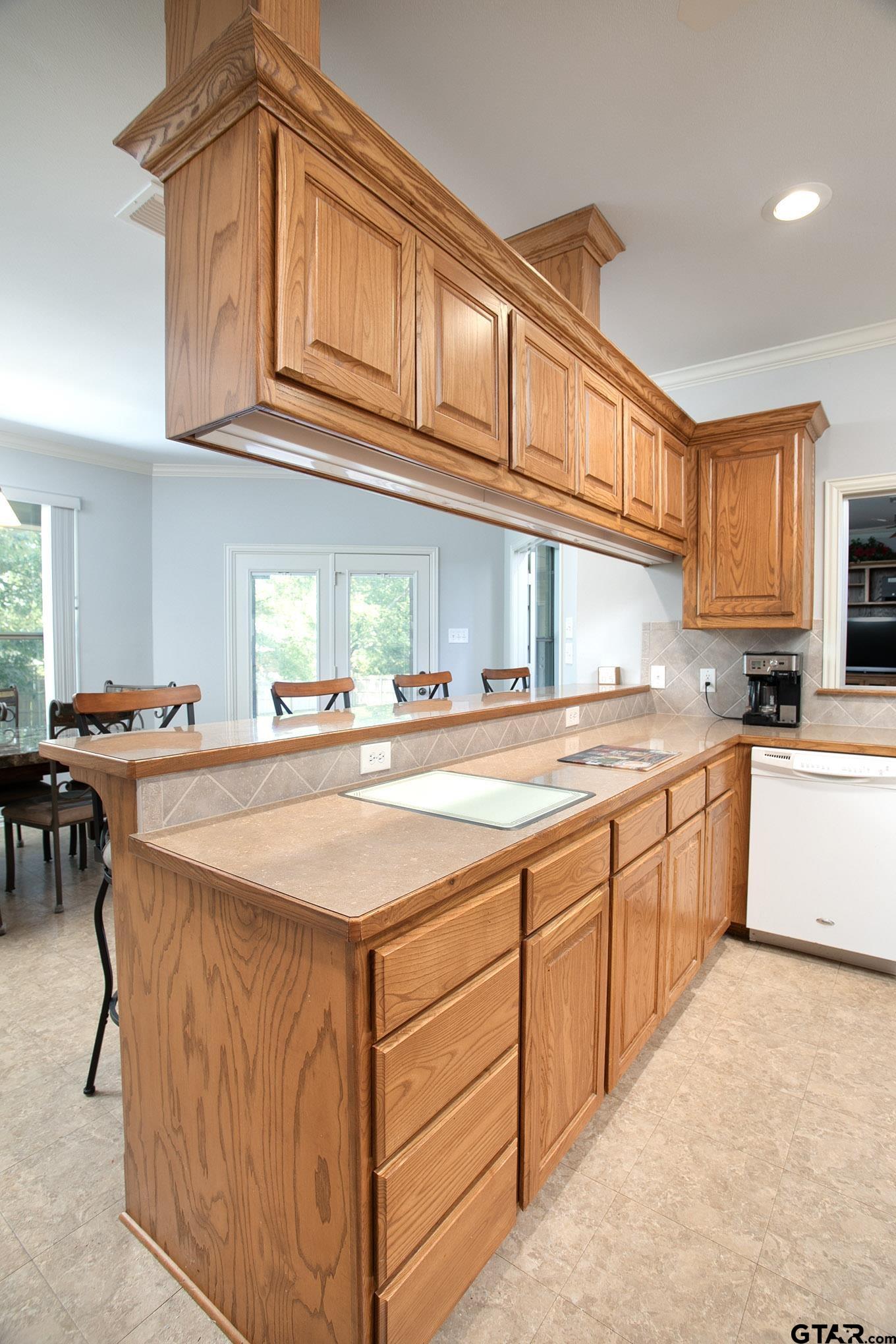 Flint, Texas, 75762, United States, 4 Bedrooms Bedrooms, ,4 BathroomsBathrooms,Residential,For Sale,1817610