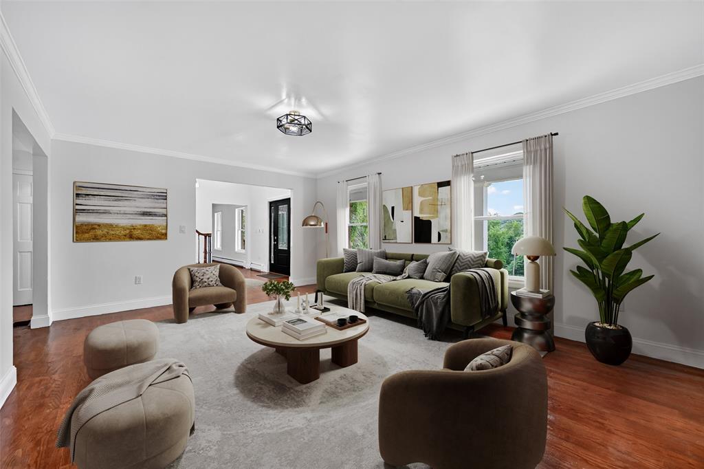 Warwick, New York, 10990, United States, 5 Bedrooms Bedrooms, ,4 BathroomsBathrooms,Residential,For Sale,1981547