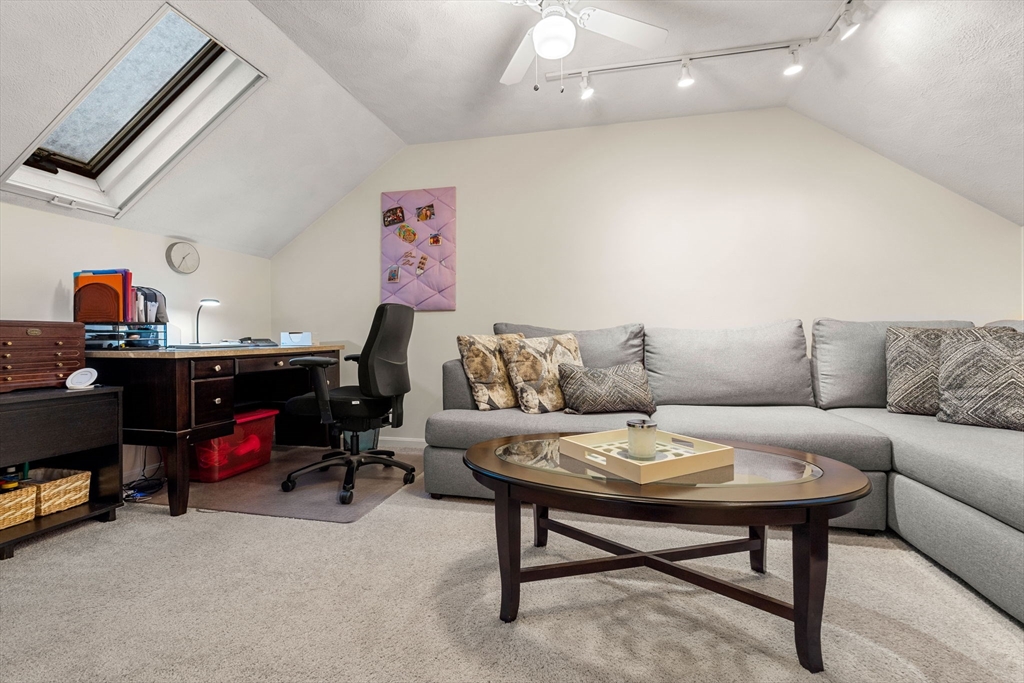 Haverhill, Massachusetts, 01830, United States, 2 Bedrooms Bedrooms, ,3 BathroomsBathrooms,Residential,For Sale,2001775