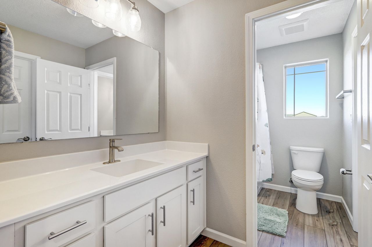 Rio Rancho, New Mexico, 87124, United States, 5 Bedrooms Bedrooms, ,4 BathroomsBathrooms,Residential,For Sale,2003162