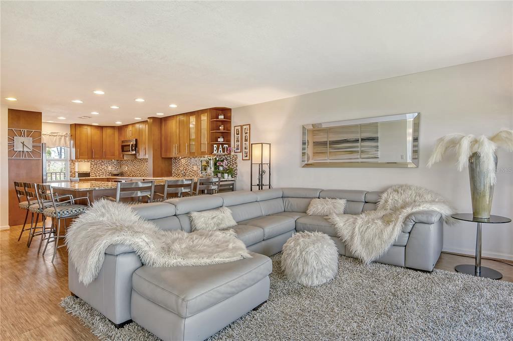 Longboat Key, Florida, 34228, United States, 2 Bedrooms Bedrooms, ,2 BathroomsBathrooms,Residential,For Sale,1857788