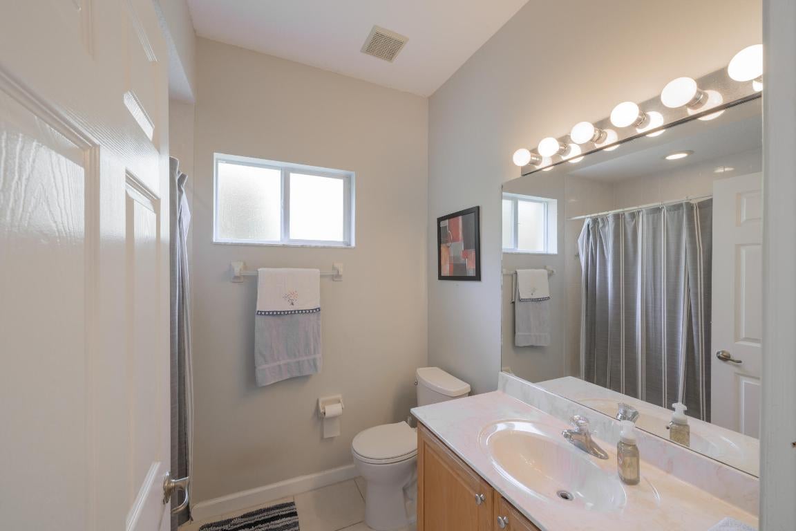 West Palm Beach, Florida, 33411, United States, 5 Bedrooms Bedrooms, ,3 BathroomsBathrooms,Residential,For Sale,1984216