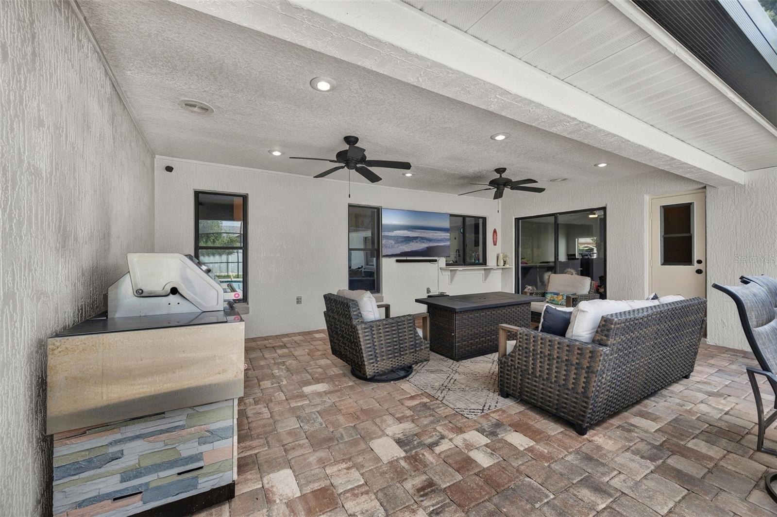 WINTER HAVEN, Florida, 33881, United States, 4 Bedrooms Bedrooms, ,2 BathroomsBathrooms,Residential,For Sale,1976017