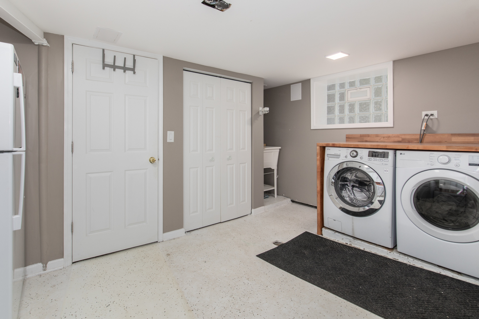 Chicago, Illinois, 60707, United States, 4 Bedrooms Bedrooms, ,2 BathroomsBathrooms,Residential,For Sale,1939861
