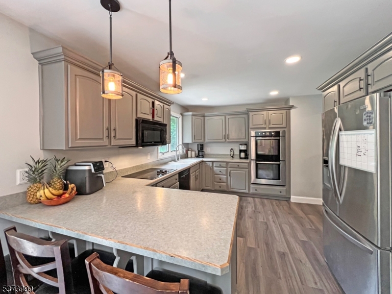 Franklin Twp., New Jersey, 07882, United States, 5 Bedrooms Bedrooms, ,3 BathroomsBathrooms,Residential,For Sale,1901717