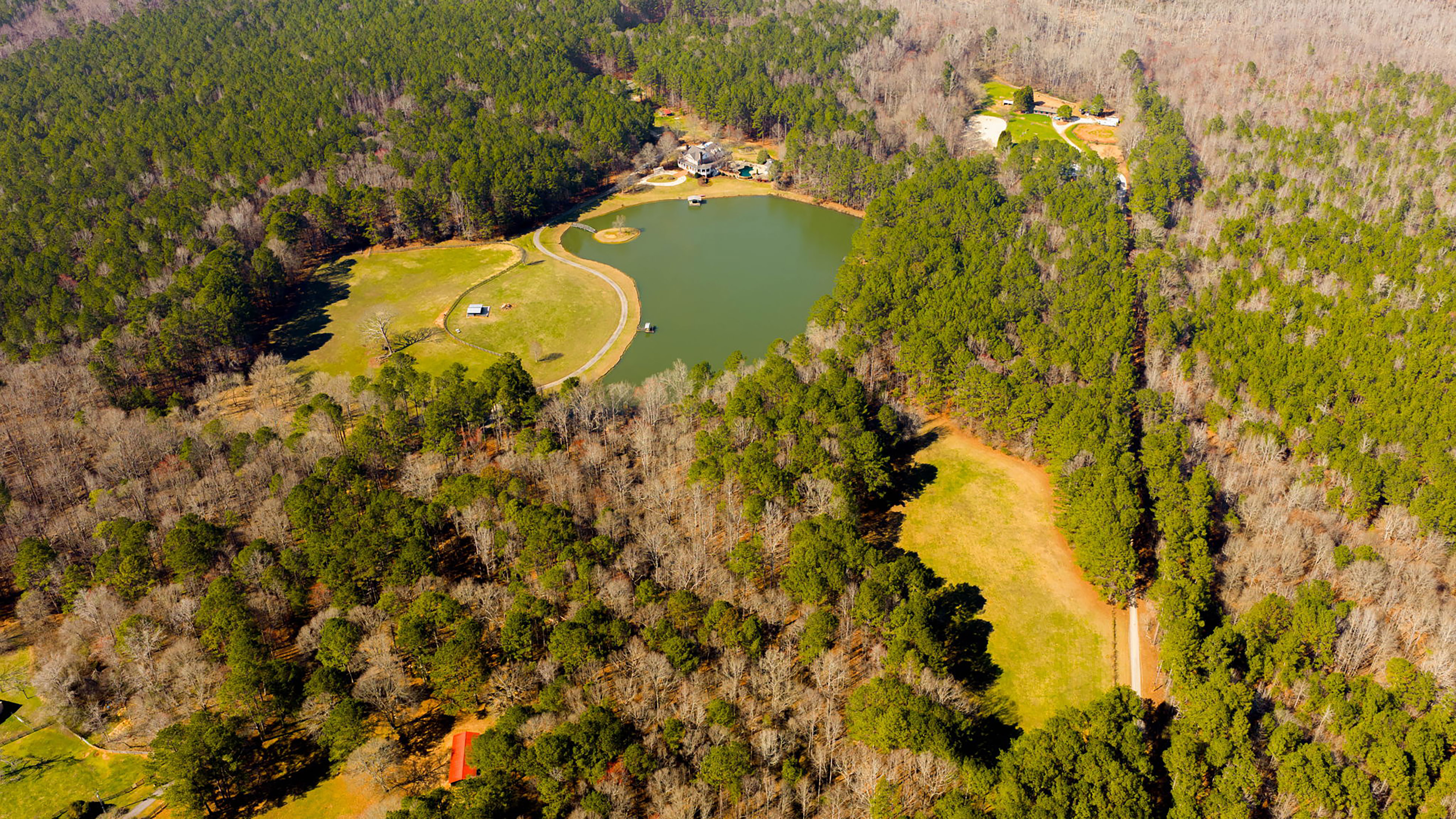  89 Acre +/- Equestrian Estate with Private Lake - 物件實景