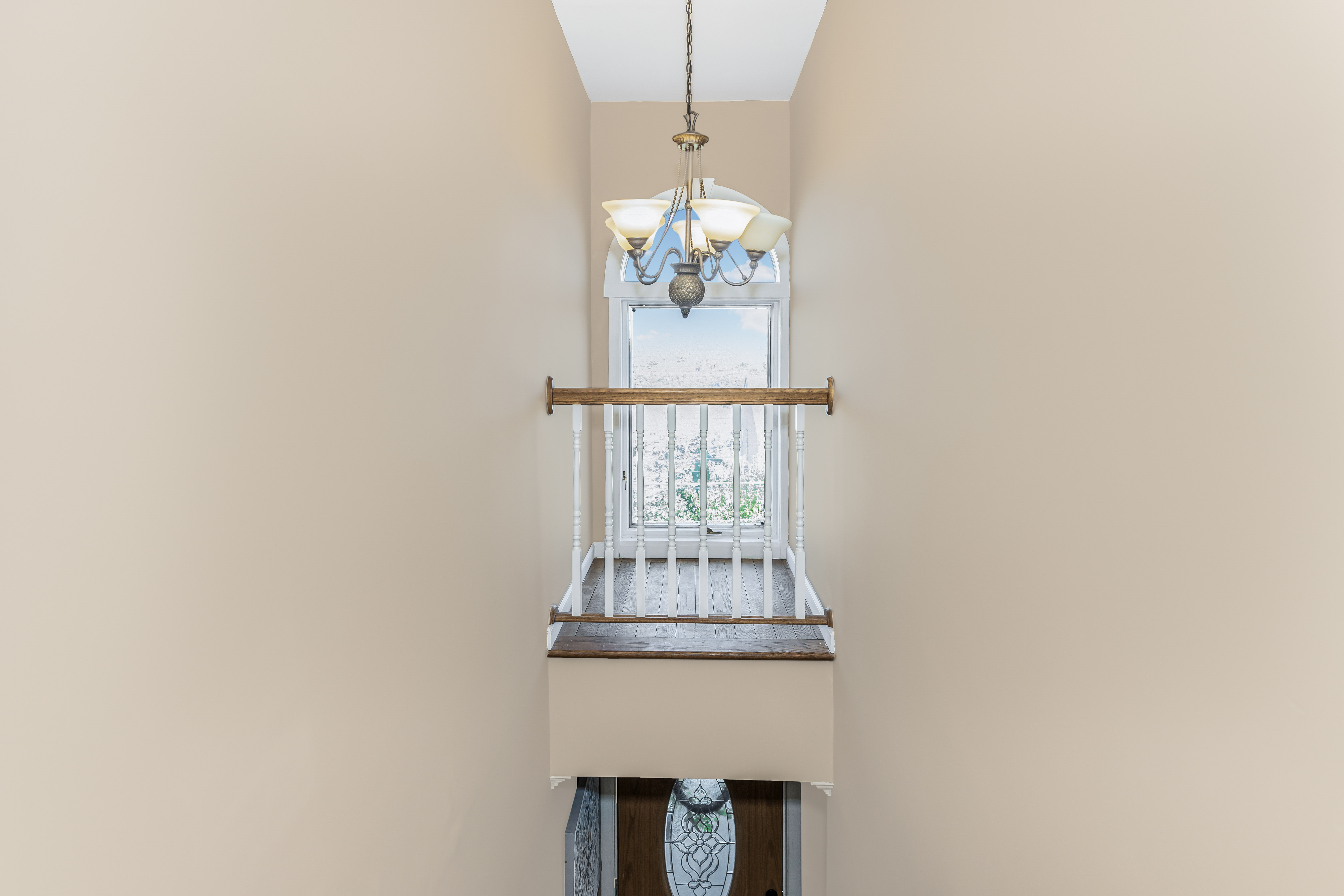 Yonkers, New York, 10703, United States, 4 Bedrooms Bedrooms, ,2 BathroomsBathrooms,Residential,For Sale,1825129