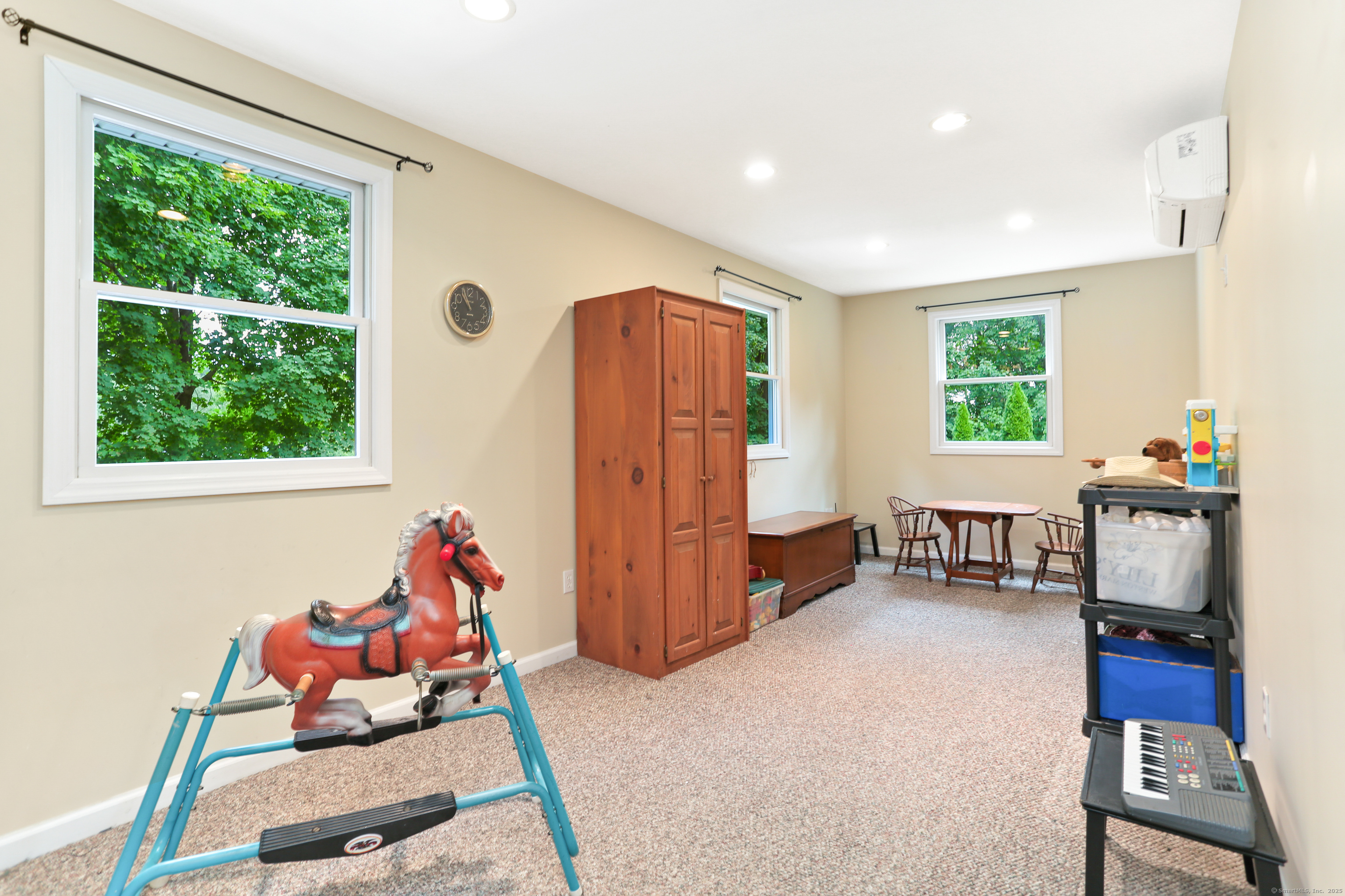 Norwalk, Connecticut, 06850, United States, 3 Bedrooms Bedrooms, ,2 BathroomsBathrooms,Residential,For Sale,1934607