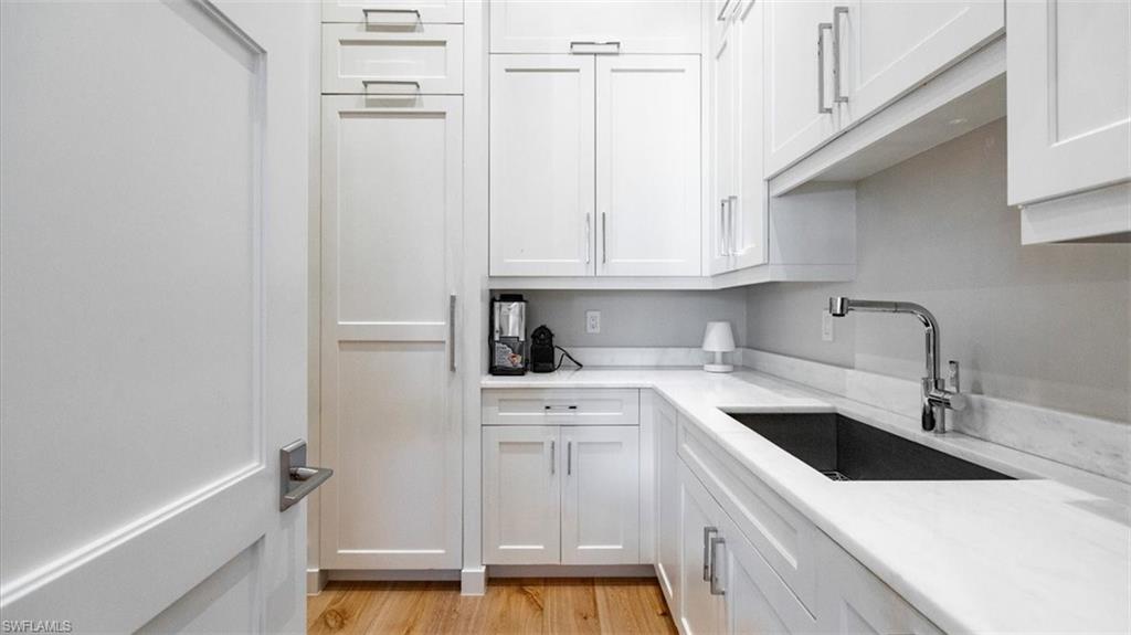 Naples, Florida, 34102, United States, 5 Bedrooms Bedrooms, ,6 BathroomsBathrooms,Residential,For Sale,1994581