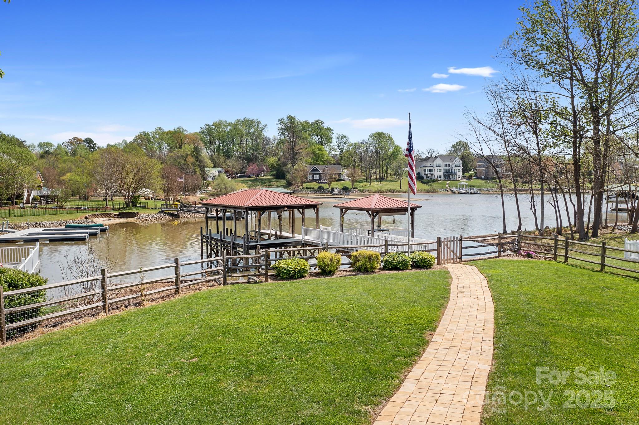 Mooresville, North Carolina, 28117, United States, 4 Bedrooms Bedrooms, ,3 BathroomsBathrooms,Residential,For Sale,1766342