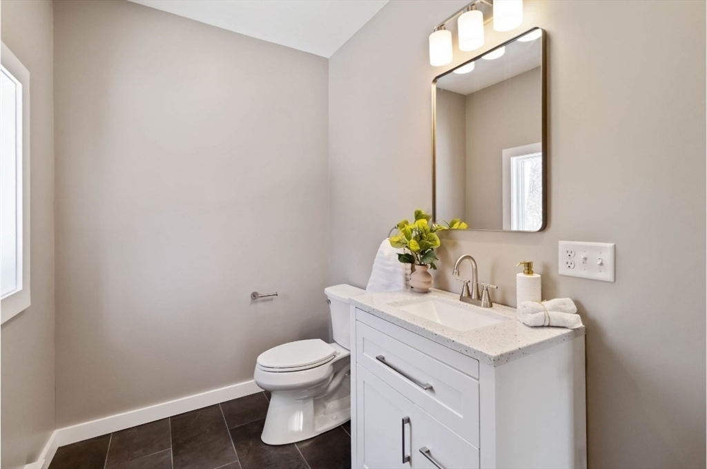Stoneham, Massachusetts, 02180, United States, 3 Bedrooms Bedrooms, ,2 BathroomsBathrooms,Residential,For Sale,1951167