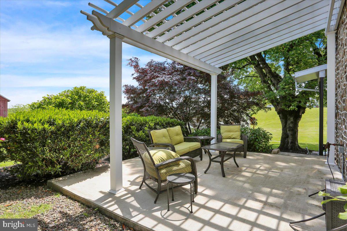 Mohrsville, Pennsylvania, 19541, United States, 4 Bedrooms Bedrooms, ,2 BathroomsBathrooms,Residential,For Sale,1827431