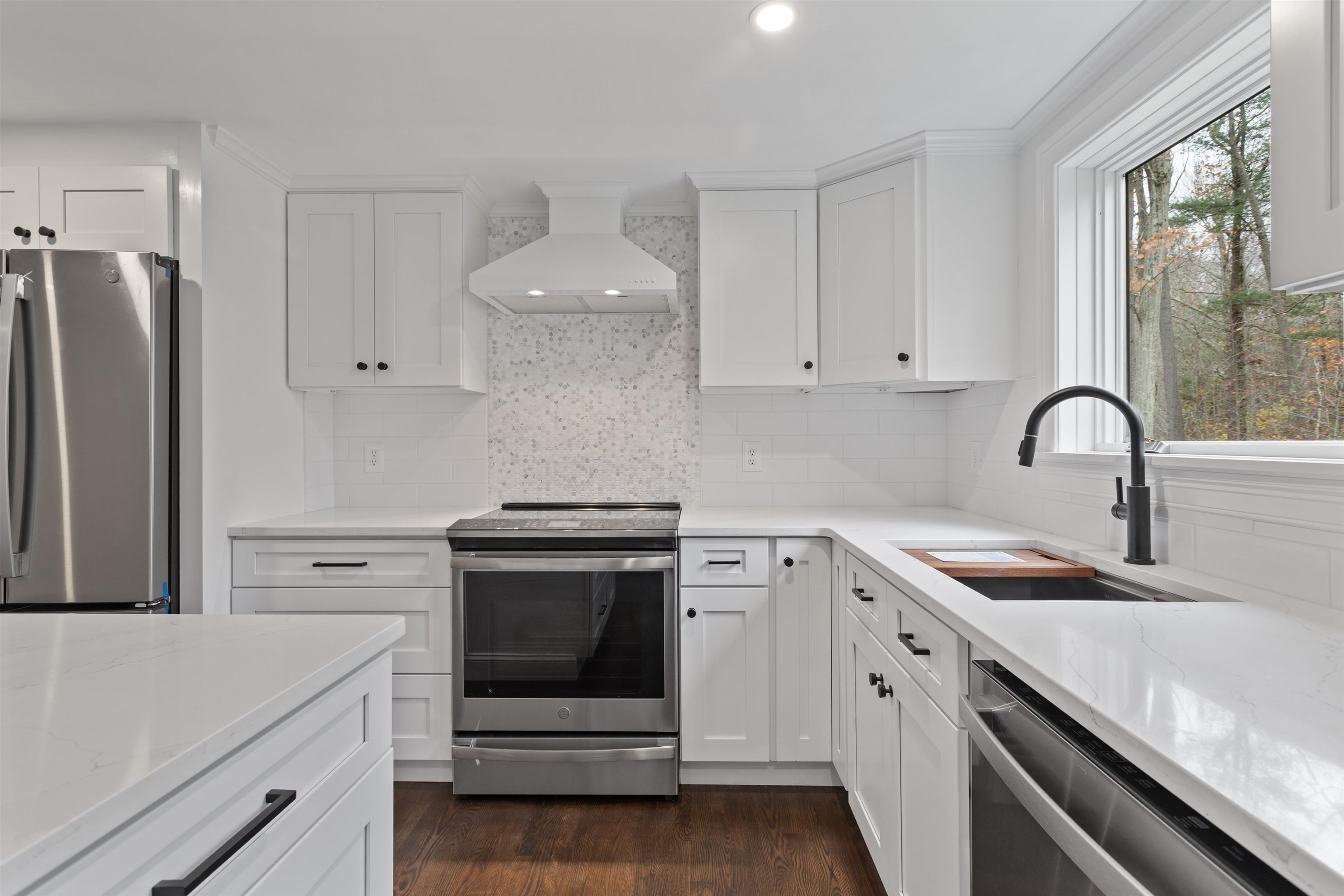 Portsmouth, New Hampshire, 03801, United States, 3 Bedrooms Bedrooms, ,1 BathroomBathrooms,Residential,For Sale,1991010