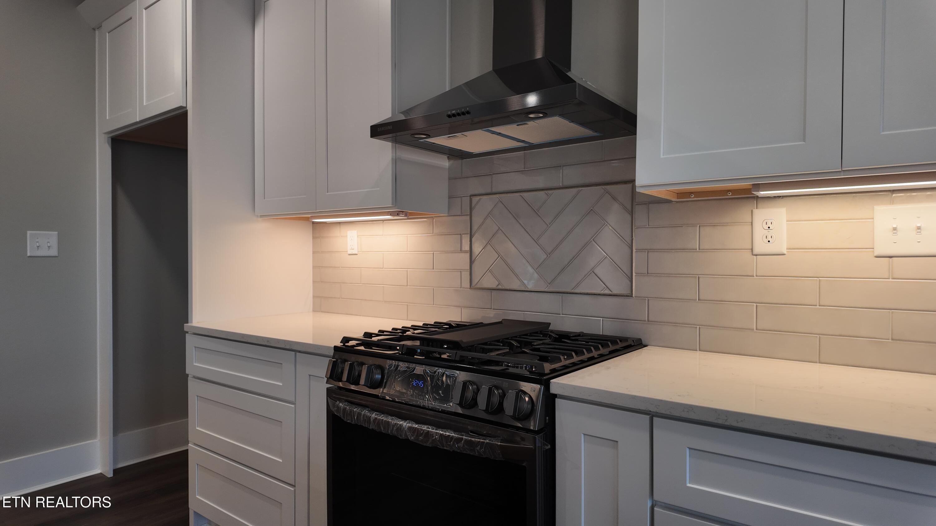 Loudon, Tennessee, 37774, United States, 4 Bedrooms Bedrooms, ,3 BathroomsBathrooms,Residential,For Sale,1981899