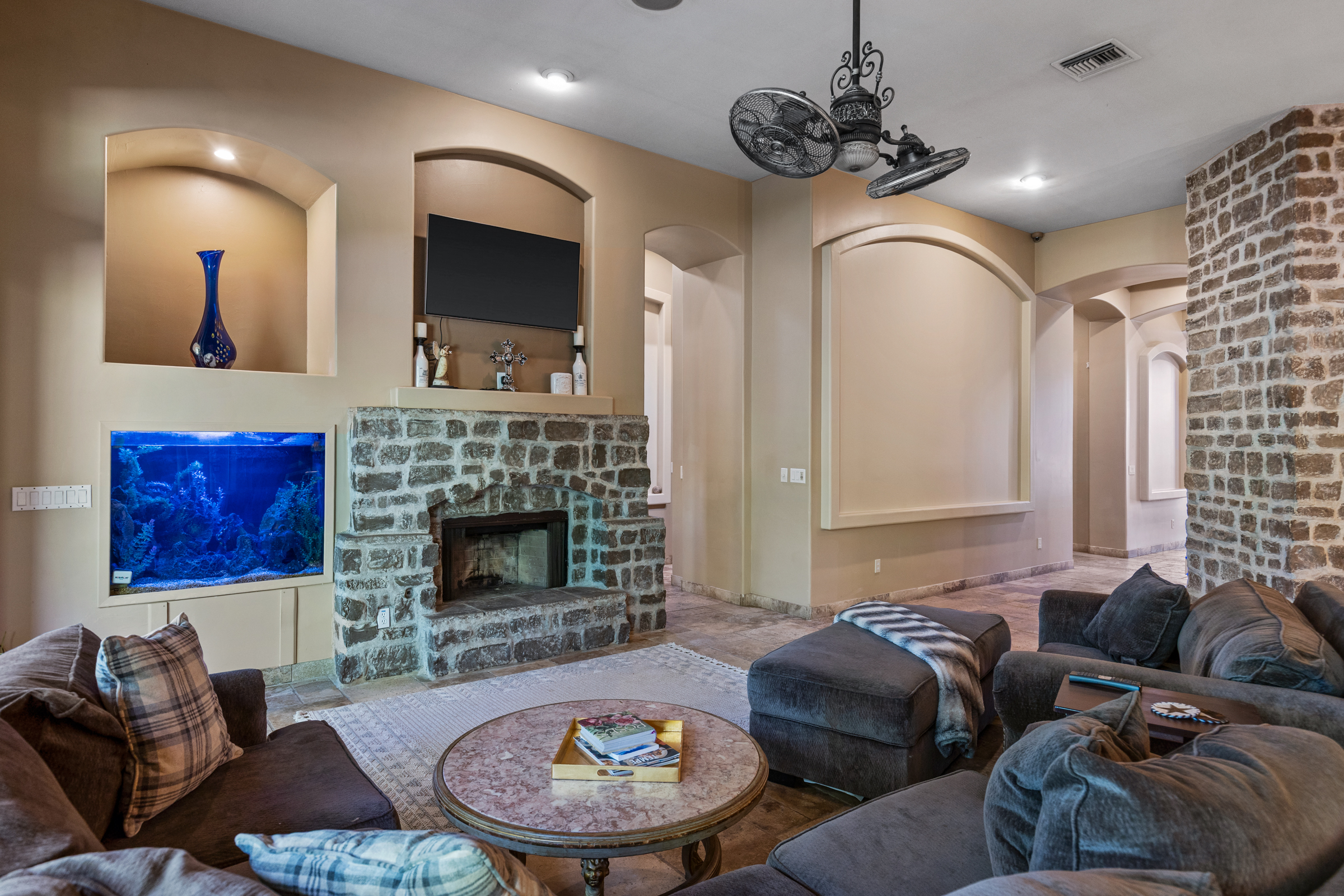 Tempe, Arizona, 85284, United States, 5 Bedrooms Bedrooms, ,3 BathroomsBathrooms,Residential,For Sale,1989924