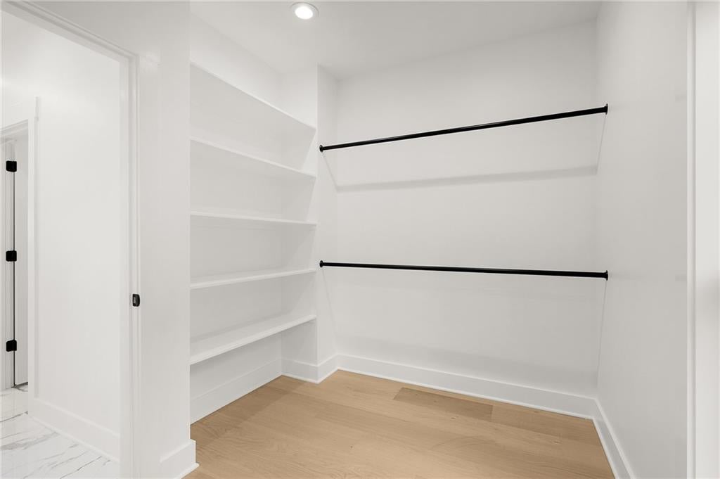 Calhoun, Georgia, 30701, United States, 4 Bedrooms Bedrooms, ,3 BathroomsBathrooms,Residential,For Sale,1979755