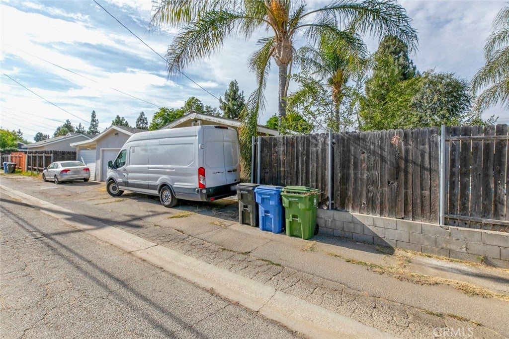 Granada Hills, California, 91344, United States, 3 Bedrooms Bedrooms, ,2 BathroomsBathrooms,Residential,For Sale,1940925