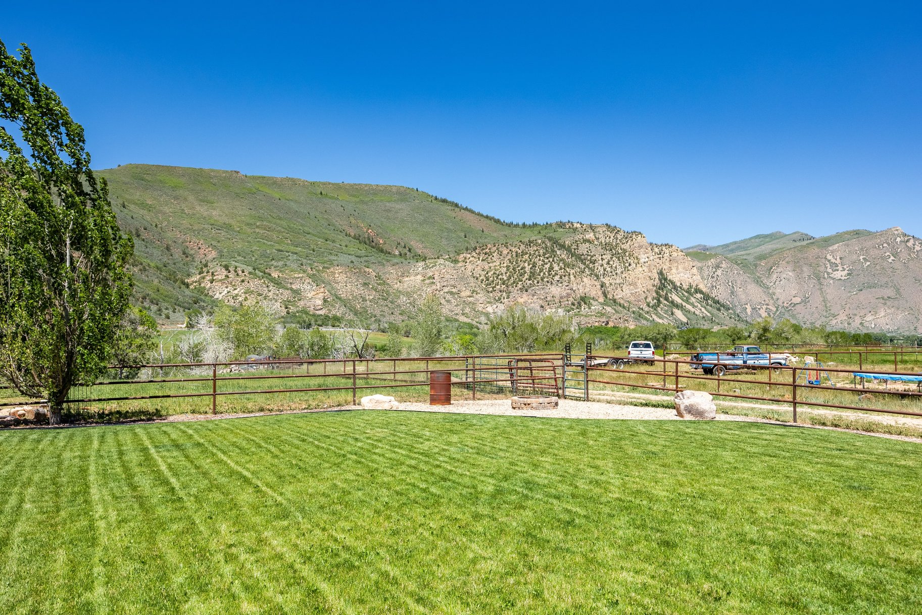  4,000+ SF Home, 1 Acre, Duchesne River Fly Fishing Easement - 物件實景