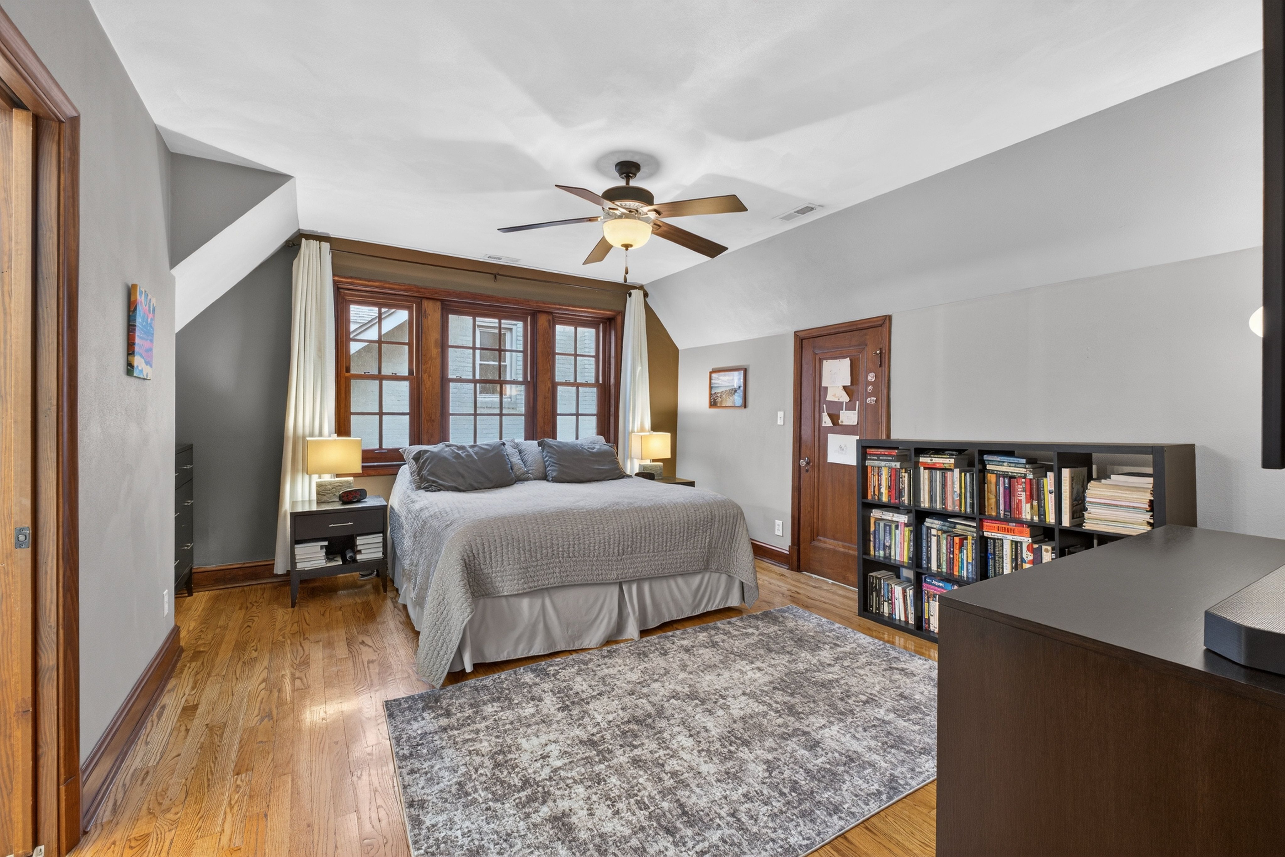  Timelessly Restored Bungalow in Hi-Pointe DeMun - 物件實景