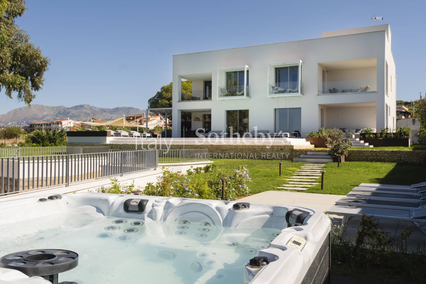  Exclusive villa with pool and private sea access - 物件實景