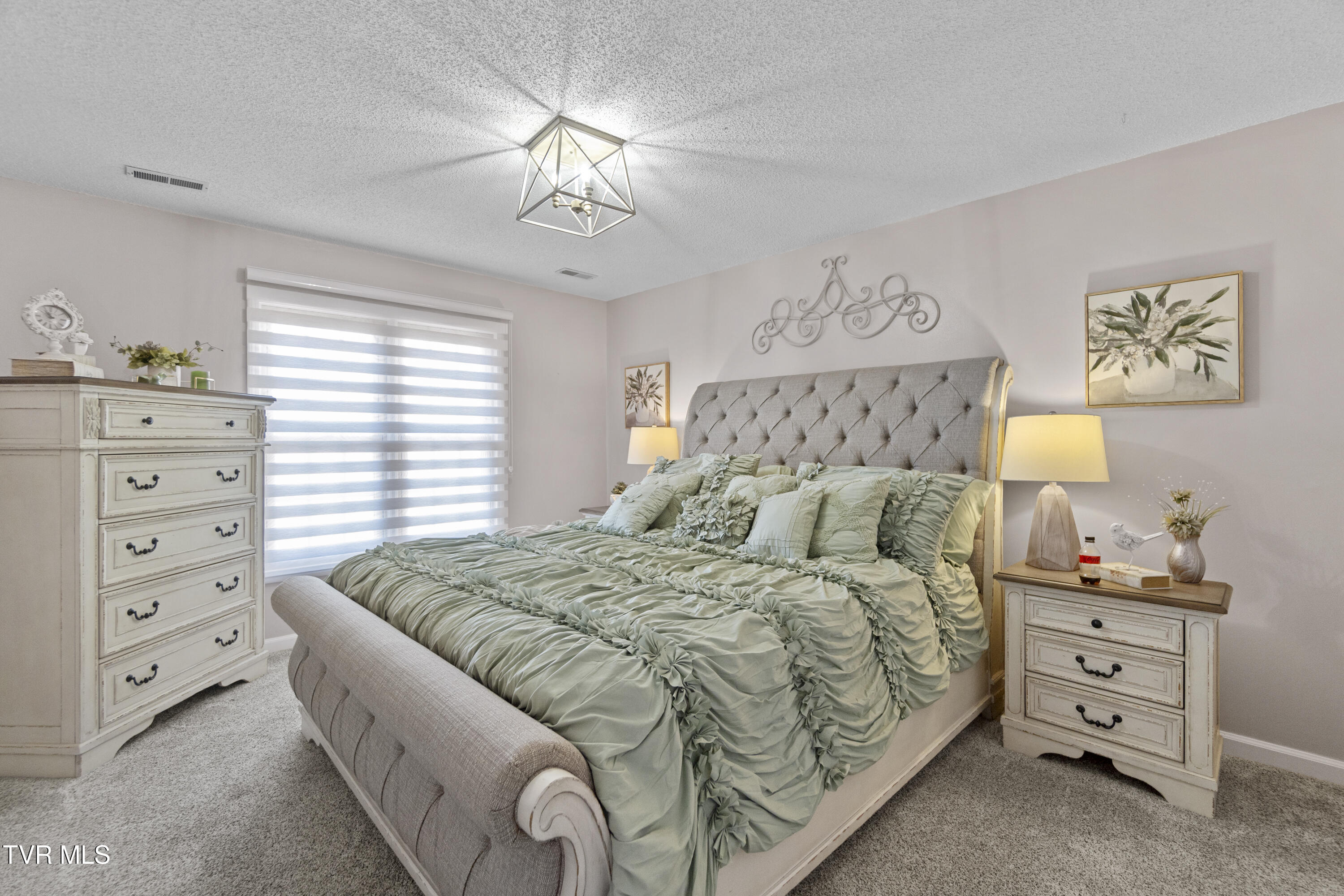 Kingsport, Tennessee, 37660, United States, 5 Bedrooms Bedrooms, ,4 BathroomsBathrooms,Residential,For Sale,2024666