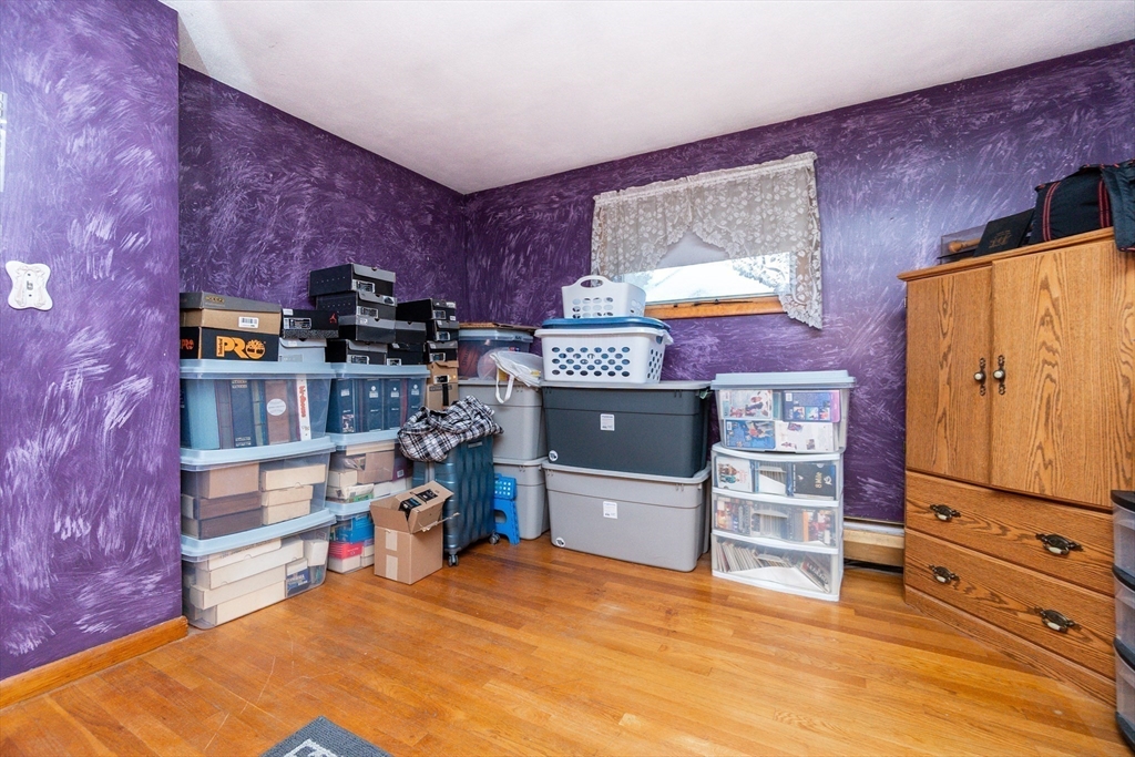 Saugus, Massachusetts, 01906, United States, 3 Bedrooms Bedrooms, ,2 BathroomsBathrooms,Residential,For Sale,1982387