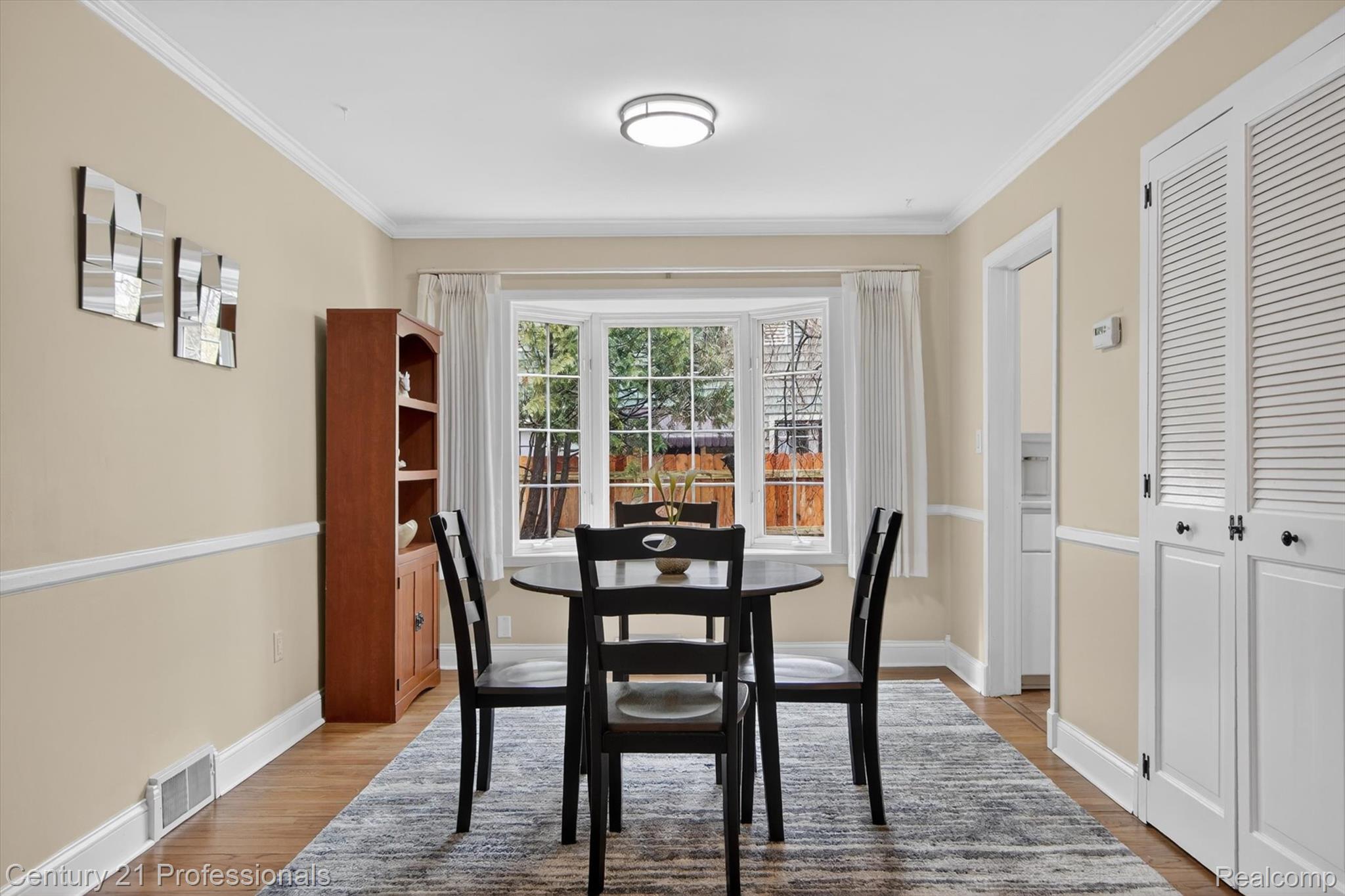 AnnArbor, Michigan, 48103, United States, 3 Bedrooms Bedrooms, ,2 BathroomsBathrooms,Residential,For Sale,2038330