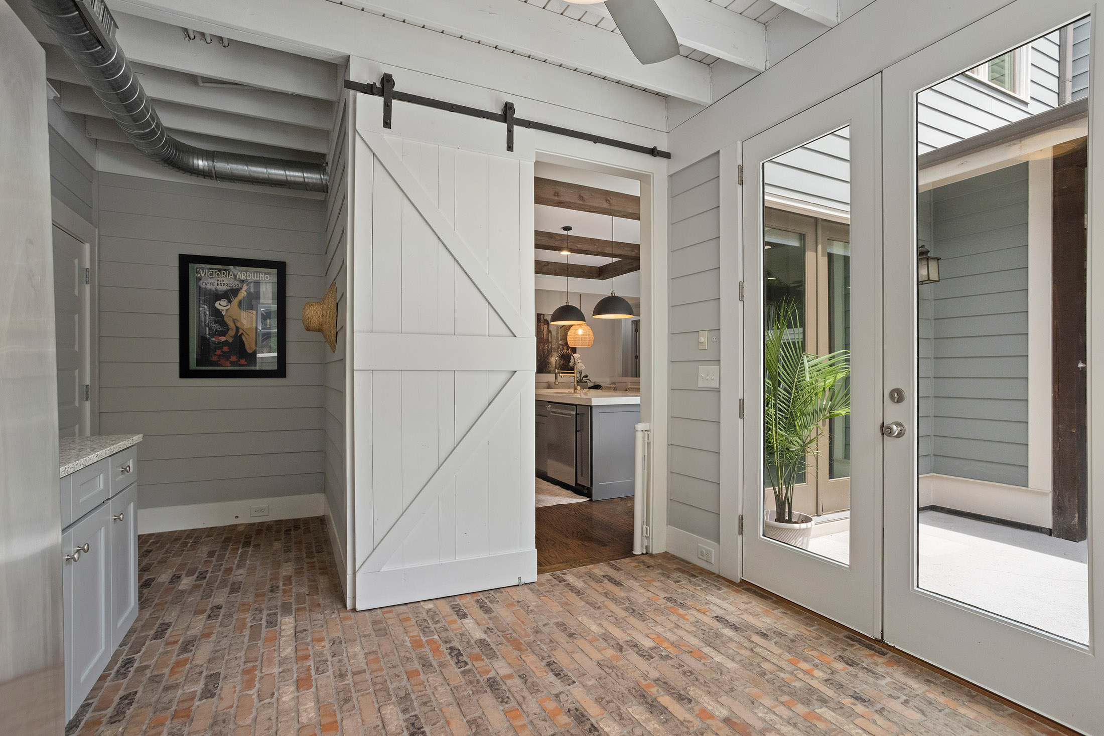  Extraordinary Custom-Built Home in Brookhaven - 物件實景