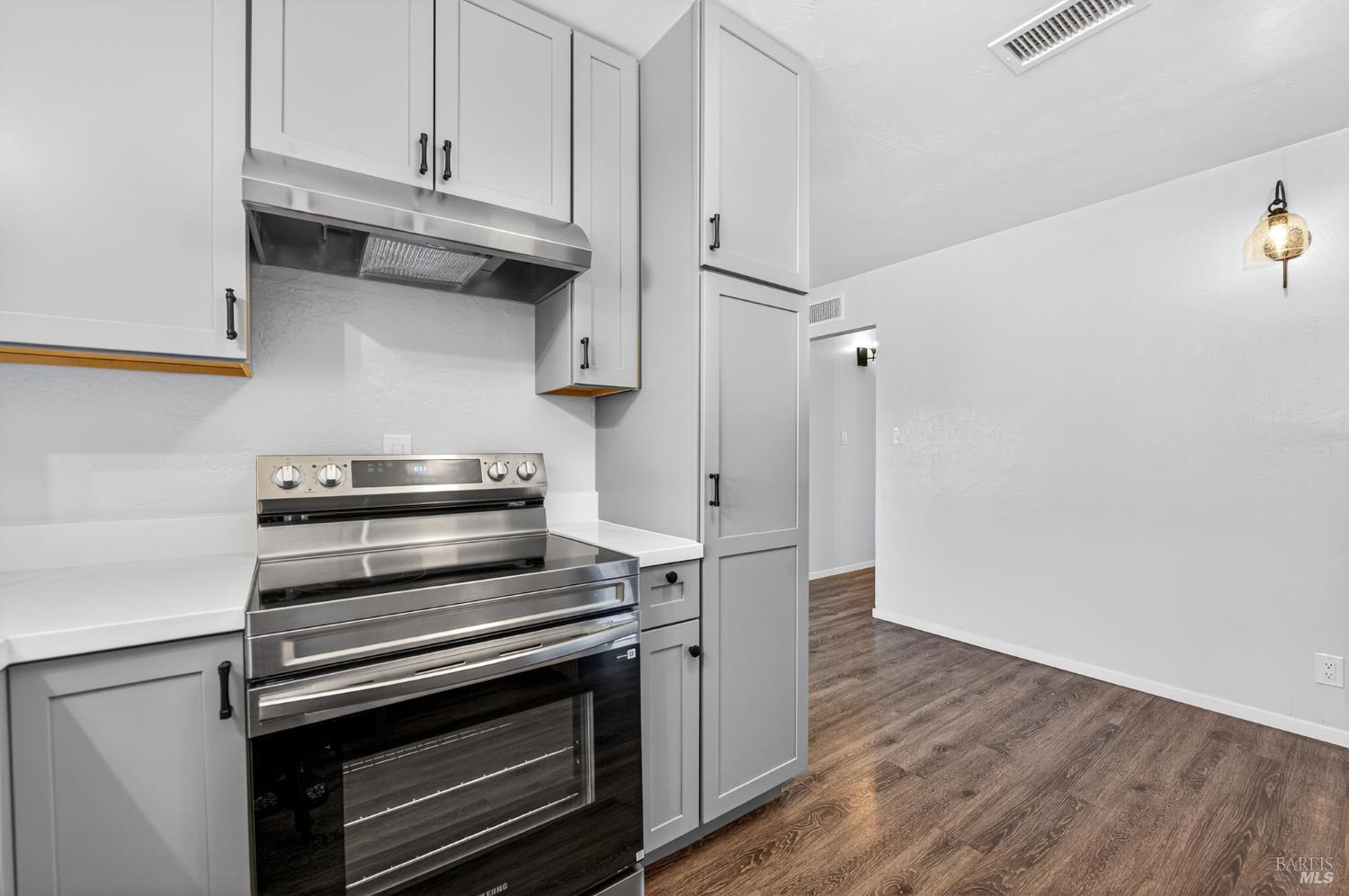 Vacaville, California, 95688, United States, 3 Bedrooms Bedrooms, ,2 BathroomsBathrooms,Residential,For Sale,2009088