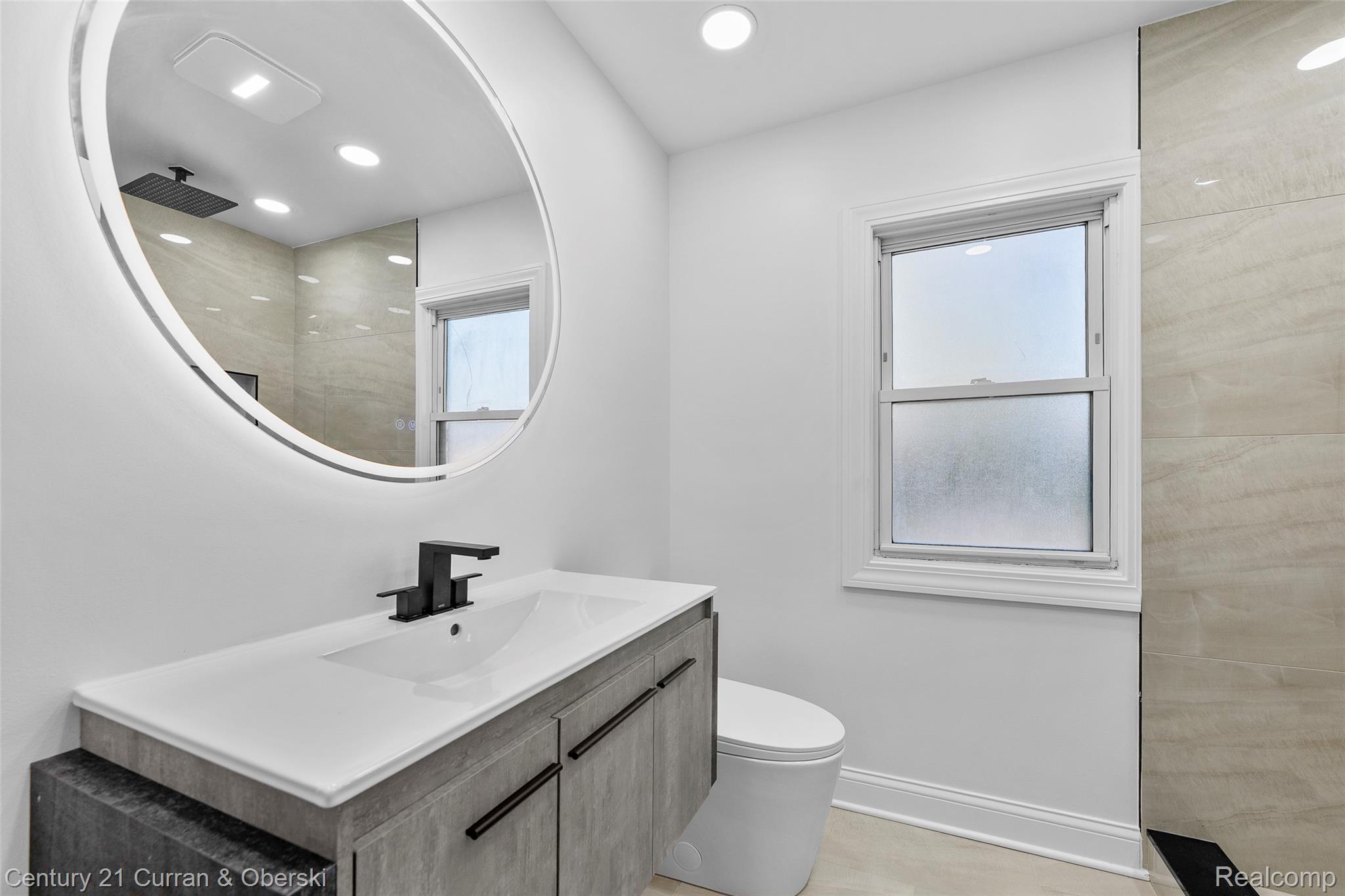 Dearborn, Michigan, 48124, United States, 4 Bedrooms Bedrooms, ,3 BathroomsBathrooms,Residential,For Sale,1979492