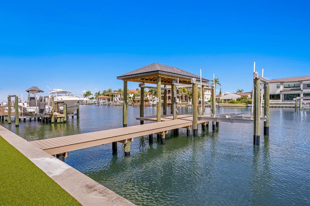 Tampa, Florida, 33629, United States, 4 Bedrooms Bedrooms, ,6 BathroomsBathrooms,Residential,For Sale,1932430