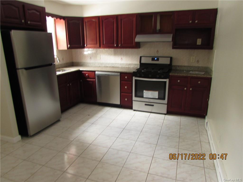 New Rochelle, New York, 10801, United States, 3 Bedrooms Bedrooms, ,1 BathroomBathrooms,Residential,For Sale,1942775