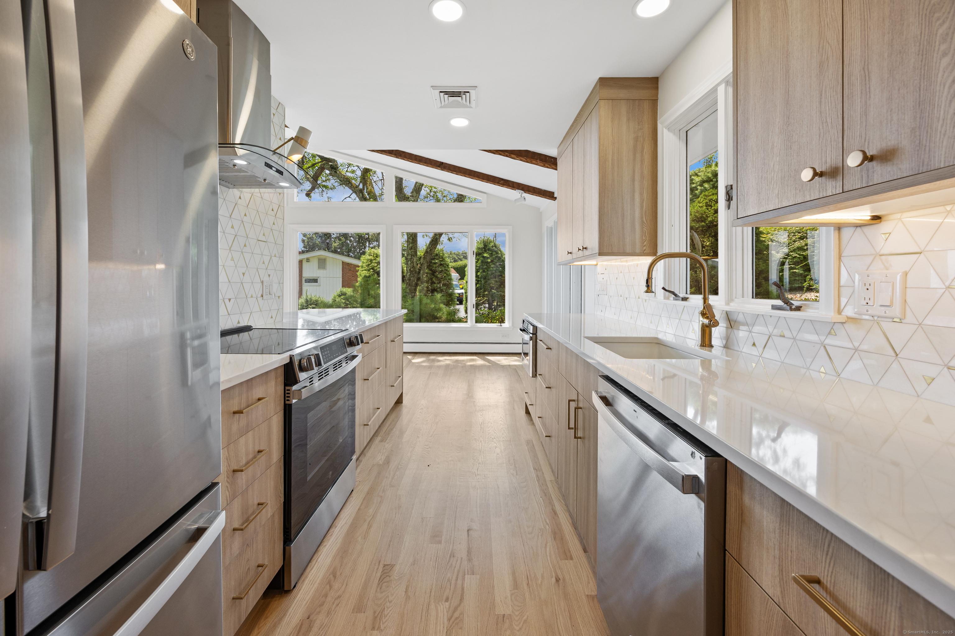 West Hartford, Connecticut, 06117, United States, 4 Bedrooms Bedrooms, ,3 BathroomsBathrooms,Residential,For Sale,1914164