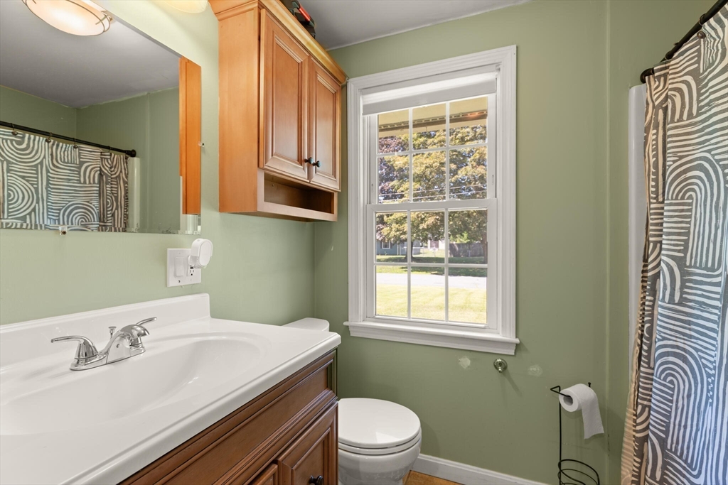 Raynham, Massachusetts, 02767, United States, 3 Bedrooms Bedrooms, ,1 BathroomBathrooms,Residential,For Sale,1918032