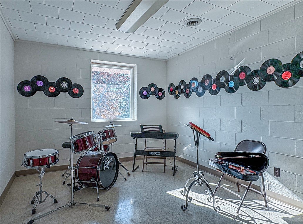 Berryville, Arkansas, 72616, United States, 3 Bedrooms Bedrooms, ,2 BathroomsBathrooms,Residential,For Sale,1994885