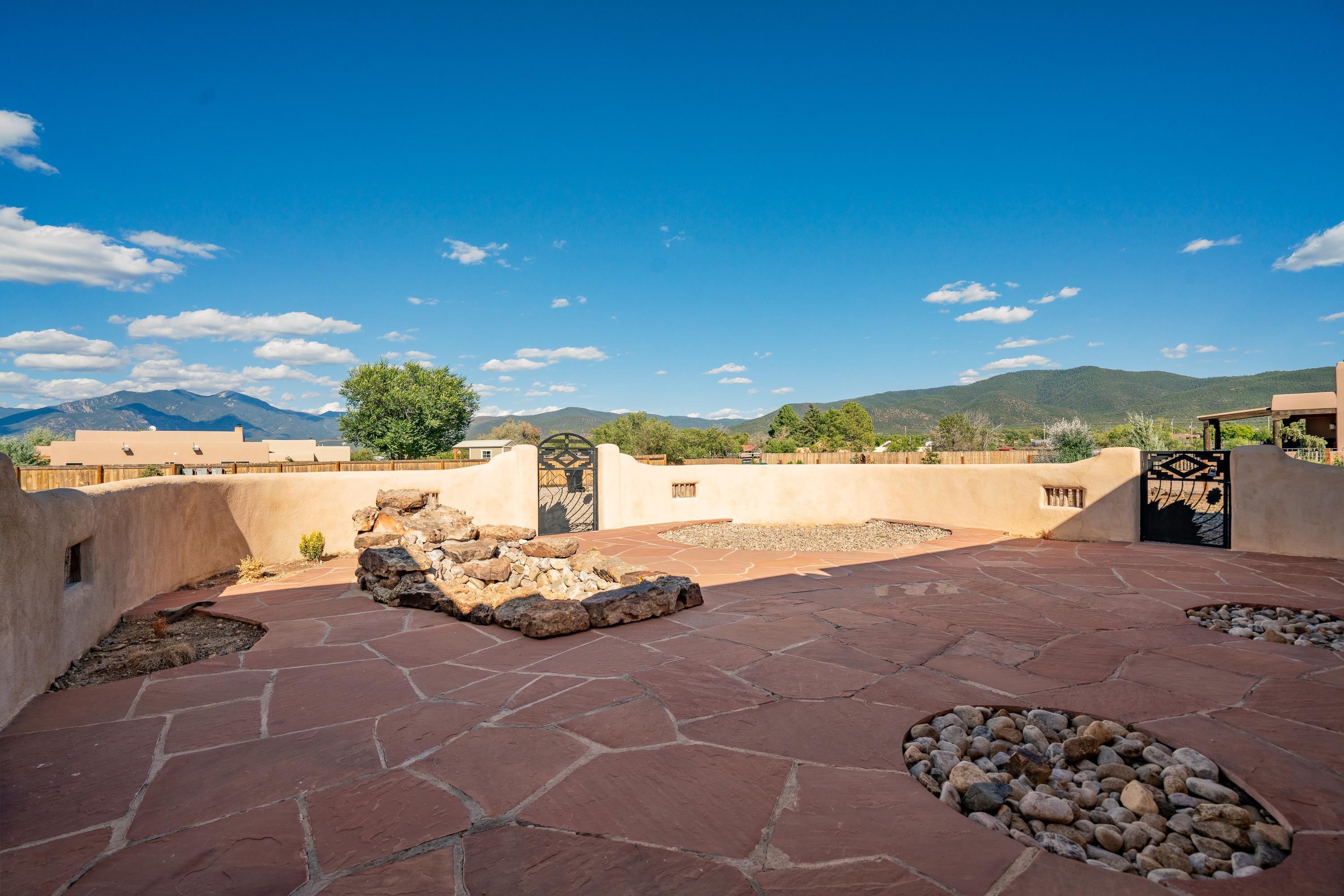 Taos, New Mexico, 87557, United States, 3 Bedrooms Bedrooms, ,2 BathroomsBathrooms,Residential,For Sale,1959300