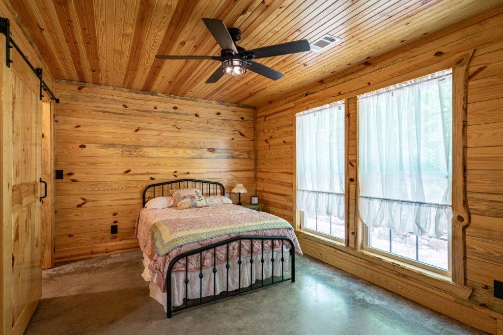 LaGrange, Georgia, 30240, United States, 2 Bedrooms Bedrooms, ,2 BathroomsBathrooms,Residential,For Sale,1865221