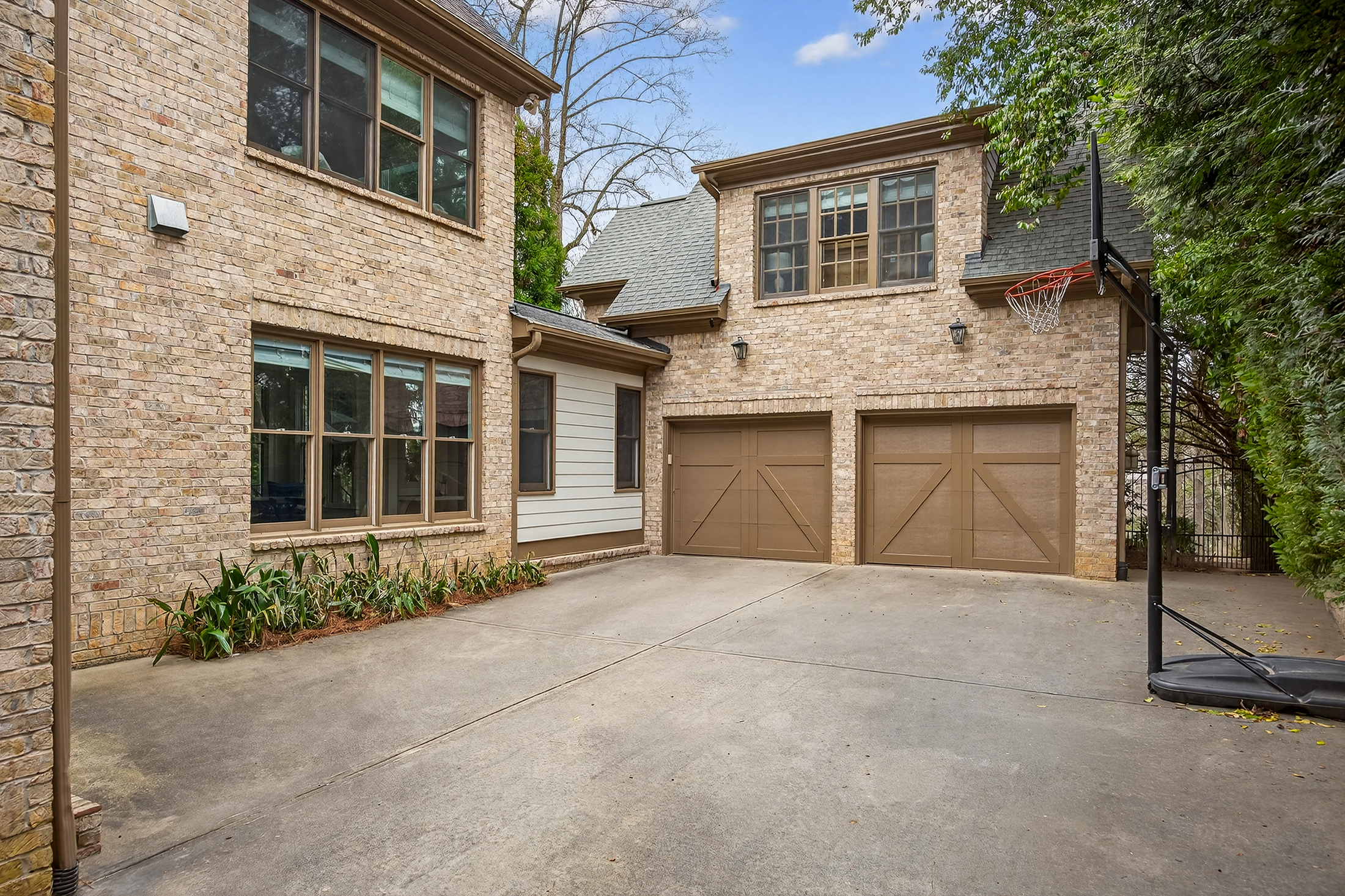  Timeless Style, Incredible Space and Convenient Brookwood Location - 物件實景