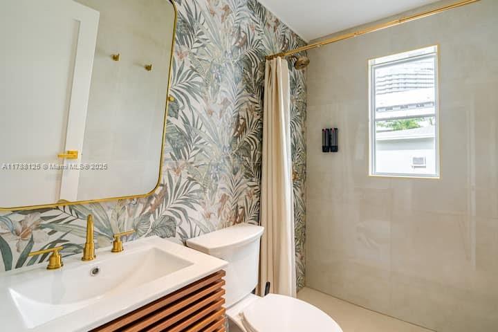 Miami Beach, Florida, 33139, United States, 5 Bedrooms Bedrooms, ,5 BathroomsBathrooms,Residential,For Sale,1785571