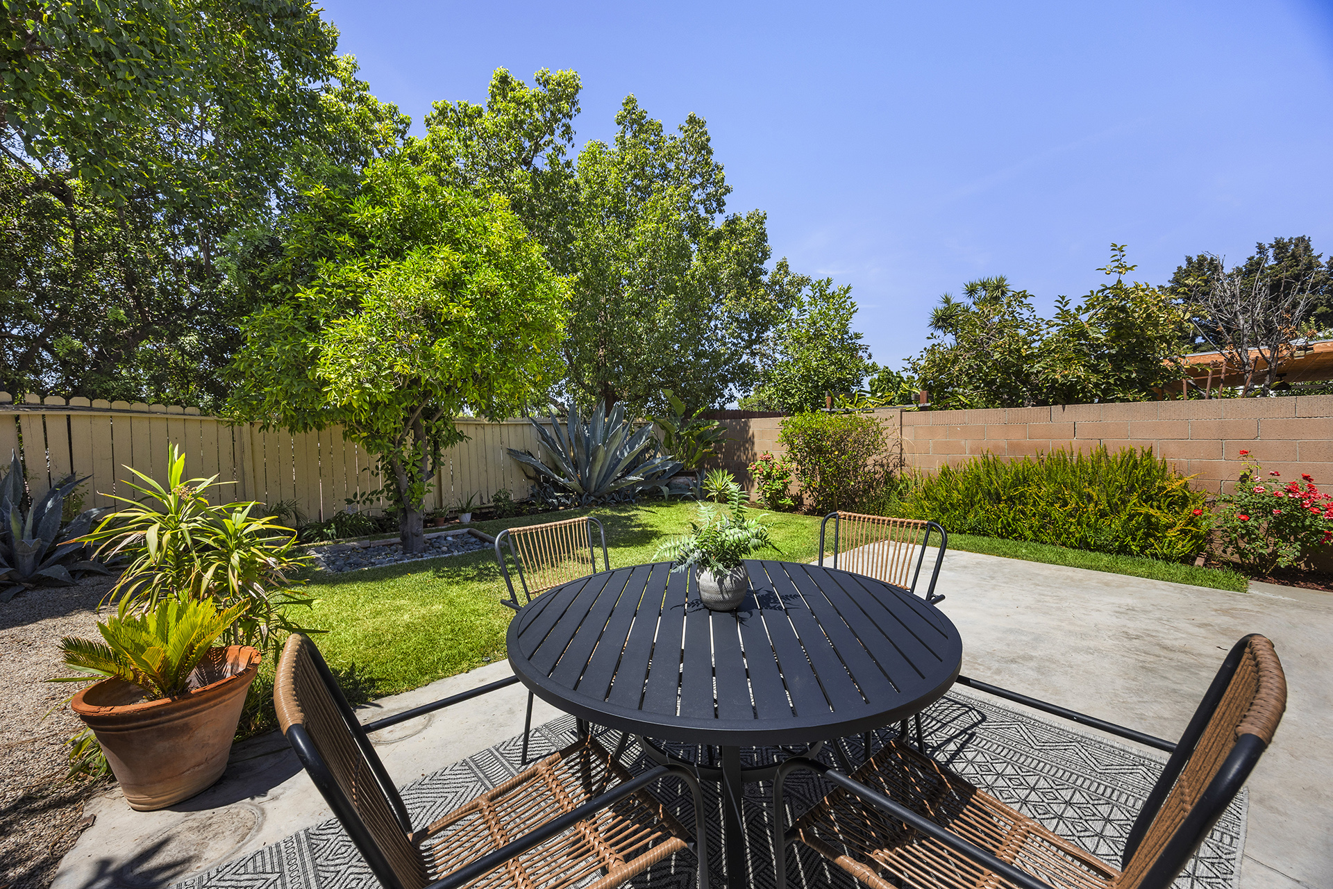Anaheim, California, 92807, United States, 3 Bedrooms Bedrooms, ,2 BathroomsBathrooms,Residential,For Sale,1889806