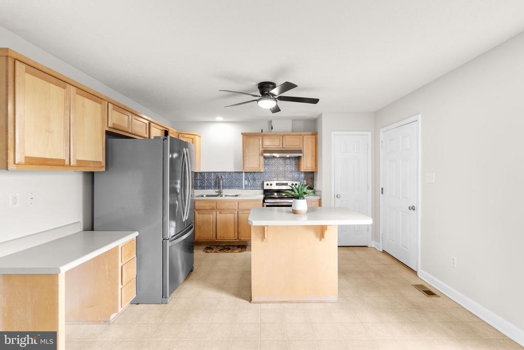 Frederick, Maryland, 21703, United States, 3 Bedrooms Bedrooms, ,3 BathroomsBathrooms,Residential,For Sale,1935163