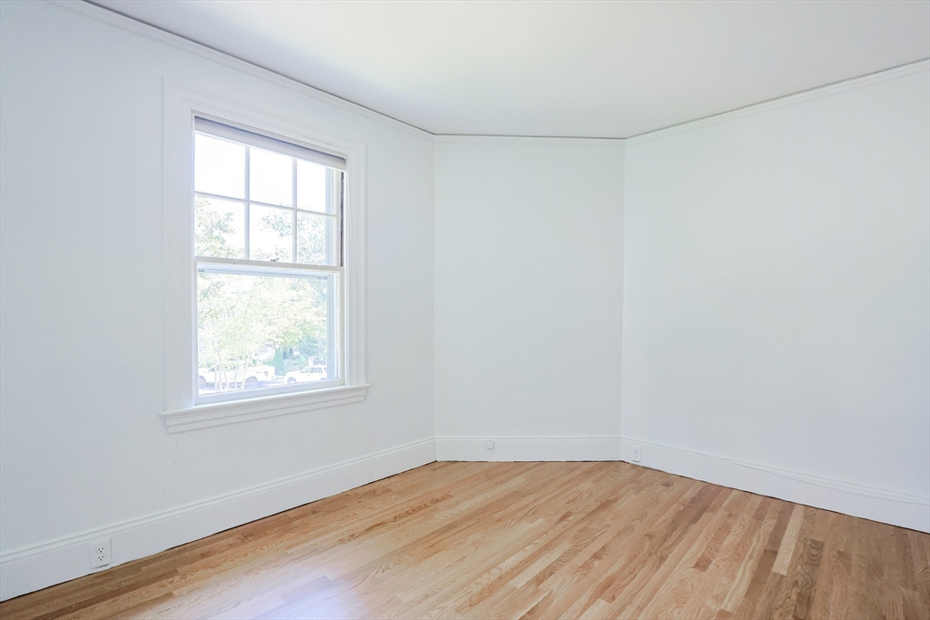 Newton, Massachusetts, 02465, United States, 5 Bedrooms Bedrooms, ,3 BathroomsBathrooms,Residential,For Sale,1939012