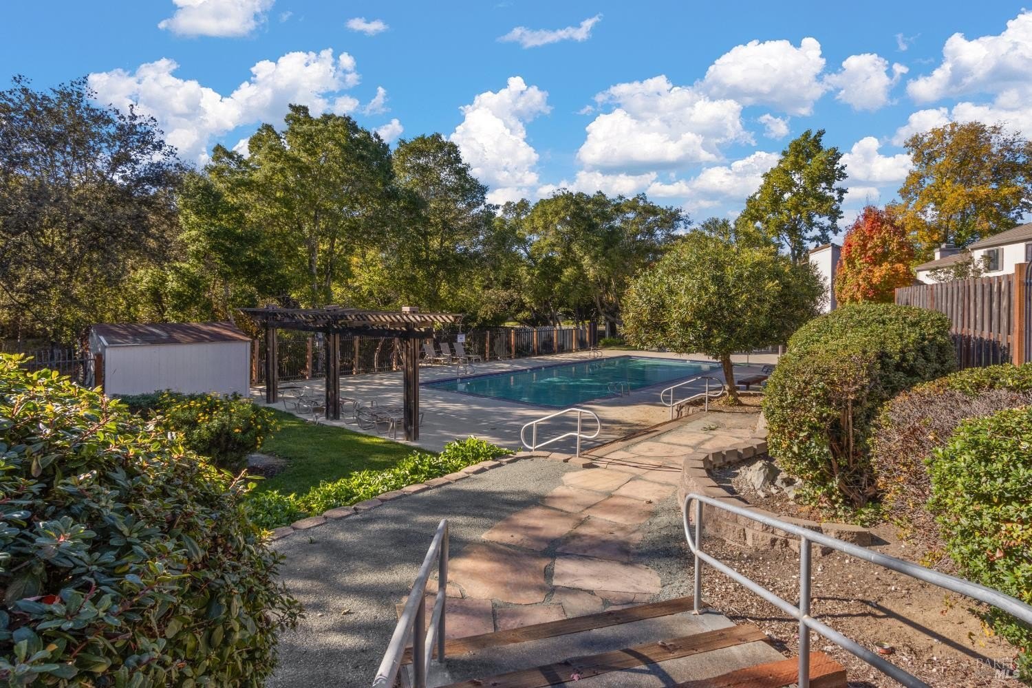 Hercules, California, 94547, United States, 2 Bedrooms Bedrooms, ,2 BathroomsBathrooms,Residential,For Sale,1988230